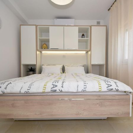 Apartment Matanovi Dvori-1 Vir Esterno foto