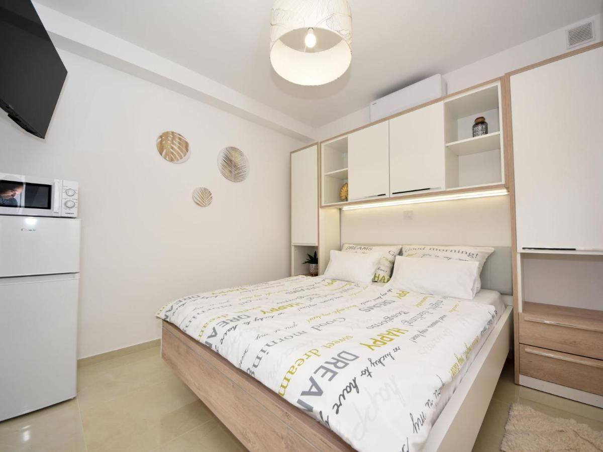 Apartment Matanovi Dvori-1 Vir Esterno foto