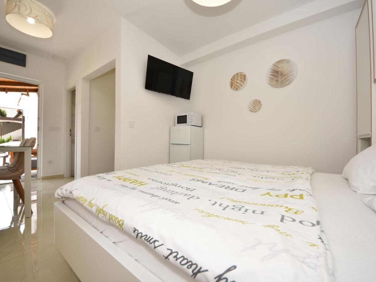 Apartment Matanovi Dvori-1 Vir Esterno foto